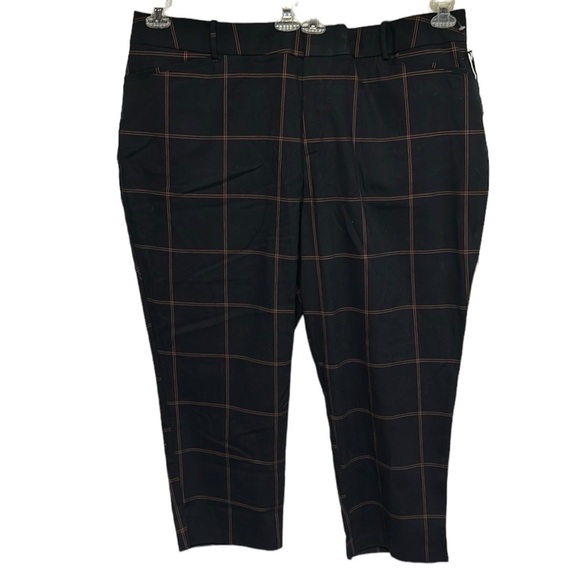 Ava & Viv Cropped Pants - Picture 1 of 16